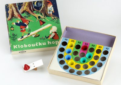 Feel Free to Grab a Směr Toy