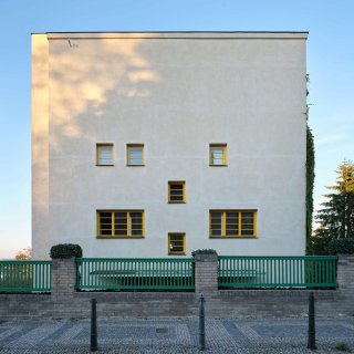 Müllerova vila očima Karla Lhoty aneb Za čím Loose (ne)hledej